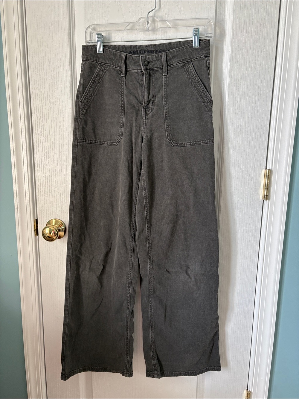 Women's American Eagle Wide-Leg Utility Pants in Charcoal - 0